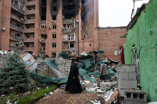 September 23, 2026, Kramatorsk, Donetsk Oblast, Ukraine: The aftermath of a Russian KAB aerial bomb strike that damaged a church and residential buildings in the frontline city of Kramatorsk, Donetsk region. Multiple people were injured in the attack. Kramatorsk Ukraine  - ZUMAm350 20260923_zip_m350_027 Copyright: xCameronxJones-Manleyx