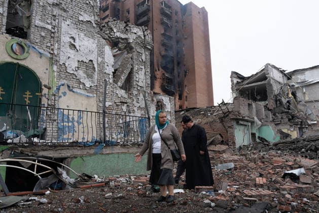 September 23, 2026, Kramatorsk, Donetsk Oblast, Ukraine: The aftermath of a Russian KAB aerial bomb strike that damaged a church and residential buildings in the frontline city of Kramatorsk, Donetsk region. Multiple people were injured in the attack. Kramatorsk Ukraine - ZUMAm350 20260923_zip_m350_033 Copyright: xCameronxJones-Manleyx
