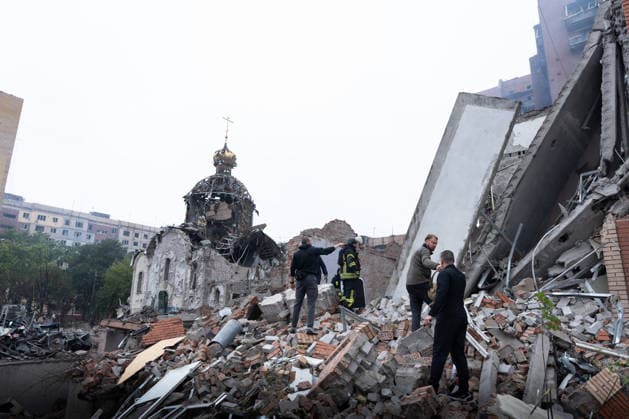 September 23, 2026, Kramatorsk, Donetsk Oblast, Ukraine: The aftermath of a Russian KAB aerial bomb strike that damaged a church and residential buildings in the frontline city of Kramatorsk, Donetsk region. Multiple people were injured in the attack. Kramatorsk Ukraine - ZUMAm350 20260923_zip_m350_023 Copyright: xCameronxJones-Manleyx