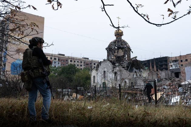 September 23, 2026, Kramatorsk, Donetsk Oblast, Ukraine: The aftermath of a Russian KAB aerial bomb strike that damaged a church and residential buildings in the frontline city of Kramatorsk, Donetsk region. Multiple people were injured in the attack. Kramatorsk Ukraine - ZUMAm350 20260923_zip_m350_025 Copyright: xCameronxJones-Manleyx