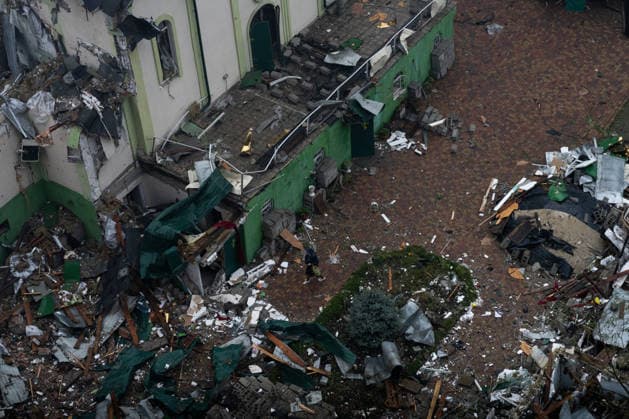 September 23, 2026, Kramatorsk, Donetsk Oblast, Ukraine: The aftermath of a Russian KAB aerial bomb strike that damaged a church and residential buildings in the frontline city of Kramatorsk, Donetsk region. Multiple people were injured in the attack. Kramatorsk Ukraine - ZUMAm350 20260923_zip_m350_016 Copyright: xCameronxJones-Manleyx