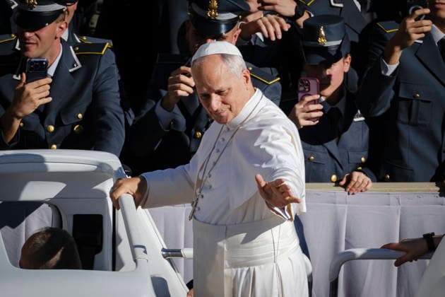 Pope Leo XIV during the weekly General Audience Pope Leo XIV greets the faithful and delivers his weekly General Audience at St. Peter™s Square in Vatican City, addressing pilgrims and visitors gathered for the traditional Wednesday appointment. Rome, Italy, September 23, 2026. Rome Vatican Copyright: xAndreaxCalandrax