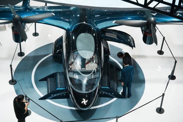 5th Global Digital Trade Expo in Hangzhou The audience visited a 6-seat tilt rotor electric vertical takeoff and landing aircraft (eVTOL) at the 5th Global Digital Trade Expo in Hangzhou, Zhejiang Province, China on September 23, 2026. Hangzhou Zhejiang China  Copyright: xCFOTOx i1790192367920
