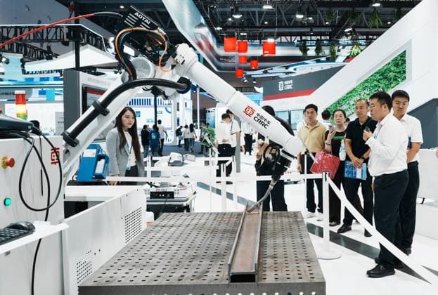 5th Global Digital Trade Expo in Hangzhou The audience visited the 5th Global Digital Trade Expo to learn about the track detection robot of CRRC to detect the high-speed rail in Hangzhou, Zhejiang Province, China on September 23, 2026. Hangzhou Zhejiang China  Copyright: xCFOTOx i1790192369045