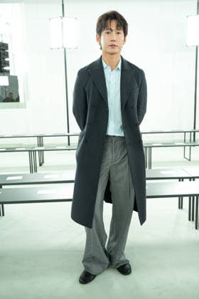 IPA88862848 - Milan, Milan Women™s Fashion Week Spring Summer 2027 - Women™s Fashion, Spring Summer 2027 - Jil Sander fashion show - pictured in the front row: guest  Copyright: xRiccardoxGIordanox xRiccardoxGiordano IPAx IPA88862848