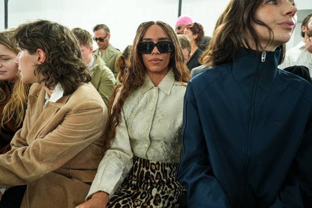 IPA88862880 - Milan, Milan Women™s Fashion Week Spring Summer 2027 - Women™s Fashion, Spring Summer 2027 - Jil Sander fashion show - pictured in the front row: guest  Copyright: xRiccardoxGIordanox xRiccardoxGiordano IPAx IPA88862880