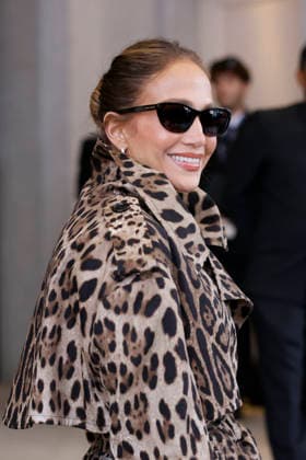MFW Spring Summer 2027 Jennifer Lopez Arrival MP MILAN, ITALY - SEPTEMBER 23: Jennifer Lopez is spotted during Milan Fashion Week WOMEN S COLLECTION SPRING SUMMER 2027 on September 23, 2026 in Milan, Italy. Photo by Marco Piovanotto Abacapress.com Milan Italy  Copyright: xPiovanottoxMarco ABACAx