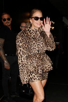 MFW Spring Summer 2027 Jennifer Lopez Arrival MP MILAN, ITALY - SEPTEMBER 23: Jennifer Lopez is spotted during Milan Fashion Week WOMEN S COLLECTION SPRING SUMMER 2027 on September 23, 2026 in Milan, Italy. Photo by Marco Piovanotto Abacapress.com Milan Italy  Copyright: xPiovanottoxMarco ABACAx
