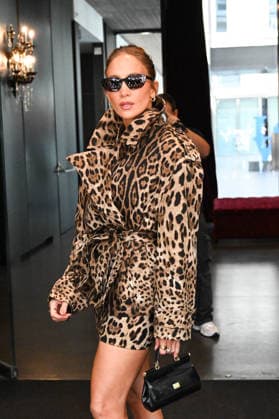 Jennifer Lopez Attends Fashion Week - Milan Jennifer Lopez attends Fashion Week in Milan, Italy on September 23, 2026. Photo by Manuele Mangiarotti IPA ABACAPRESS.COM Milan Italy  Copyright: xMangiarottixManuele IPA ABACAx