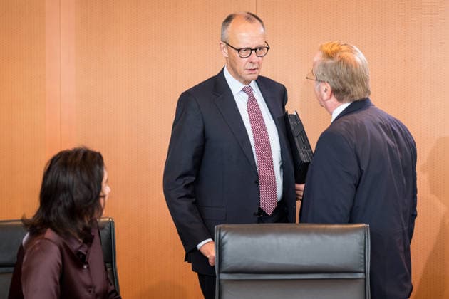 Minister of Research Dorothee Bär, Federal Chancellor Friedrich Merz (CDU), and Minister of Defense Boris Pistorius on September 23, 2026, at the Federal Government’s cabinet meeting at the Chancellery in Berlin. Photo: bildgehege. Federal Government cabinet meeting