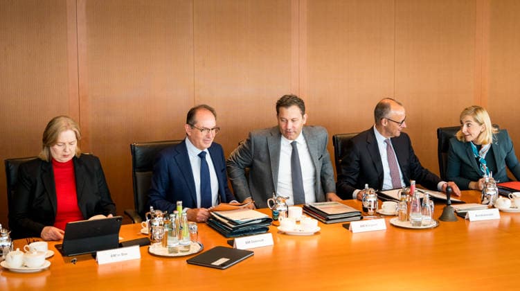 Labor Minister Bärbel Bas, Interior Minister Alexander Dobrindt, Vice Chancellor Lars Klingbeil, Chancellor Friedrich Merz, Minister of the Federal Chancellery Nina Warken on September 23, 2026, at the federal government’s cabinet meeting at the Federal Chancellery in Berlin. Photo: bildgehege. Federal government cabinet meeting