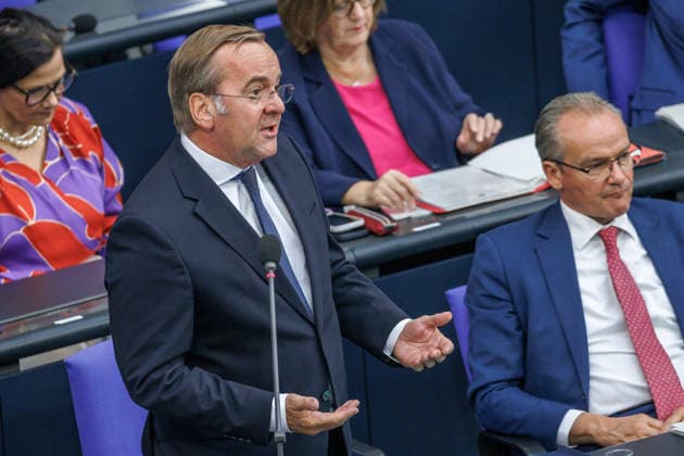 Bundestag: Boris Pistorius (SPD), Federal Minister of Defense, in the German Bundestag on September 23, 2026, in Berlin, Berlin, Germany, Bundestag