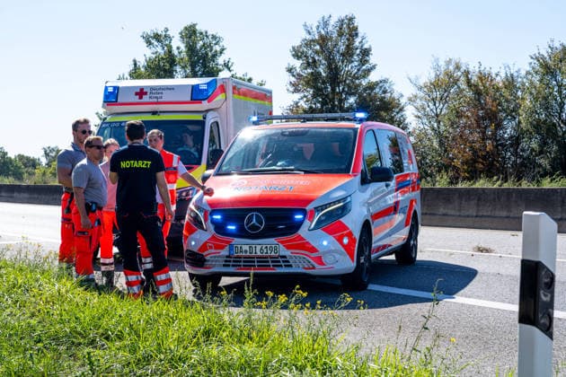 Serious Traffic Accident on the A67: Van Driver Seriously Injured, Rescue Helicopter on the Scene; Highway Fully Closed for 1 Hour 7aIMG 0573792 Serious Traffic Accident on the A67: Van Driver Seriously Injured, Rescue Helicopter on the Scene; Highway FullyHessen, Büttelborn, Germany Copyright: 7aktuell.dex xVincentxB. 0573792 20260923_7a_express_20260923_6565_573792