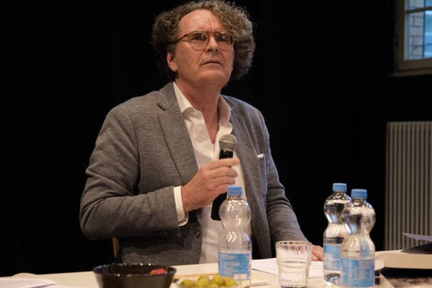 Lambert Wiesing at Bazon Brock’s Denkerei at the Hoftheater Kreuzberg e.V., Naunynstraße 63, Berlin Kreuzberg, September 7, 2026, on the topic of Effect: The Works Subsumed by Reflections on the Relationship Between Effect and Work—Why We All Quote Authors Whose Works We Don’t Even Know, featuring Brock, Lambert Wiesing, and Wolfgang Ullrich