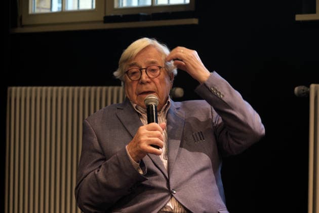 Bazon Brock in his Denkerei at the Hoftheater Kreuzberg e.V., Naunynstraße 63, Berlin Kreuzberg, September 7, 2026, on the topic of Effect : The works Summa of reflections on the relationship between effect and work—why we all quote authors whose works we don’t even know—with Brock, Lambert Wiesing, and Wolfgang Ullrich