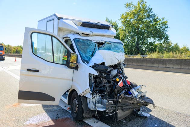 Sprinter Collides with Tru