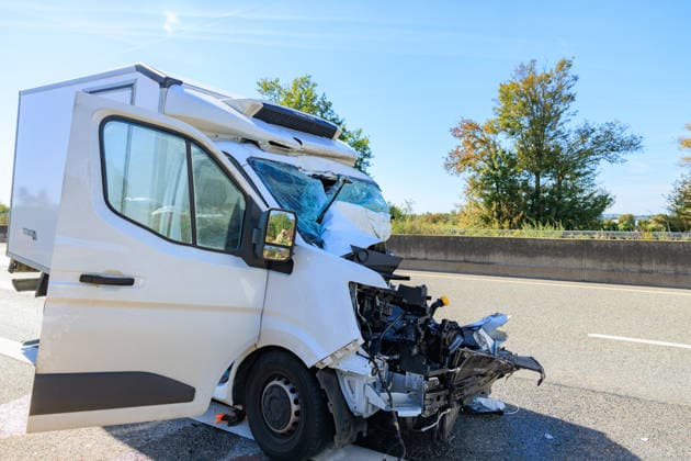 Sprinter Collides with Tru