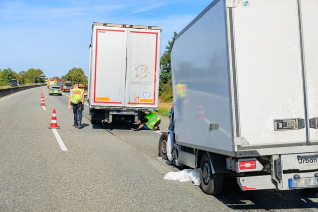 Sprinter Collides with Tru