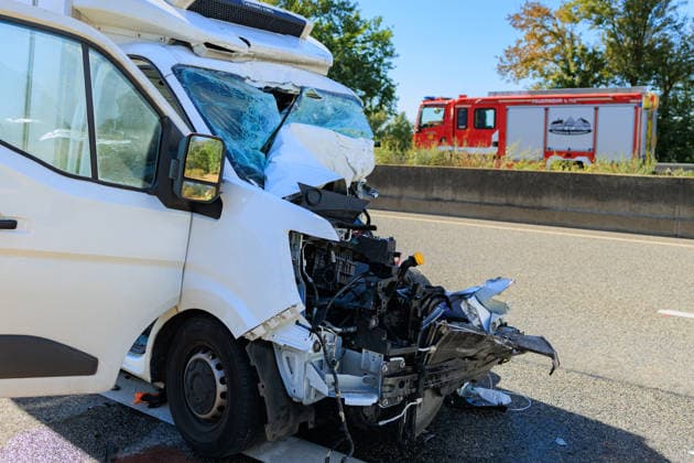 Sprinter Collides with Tru