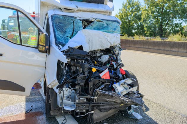 Sprinter Collides with Tru