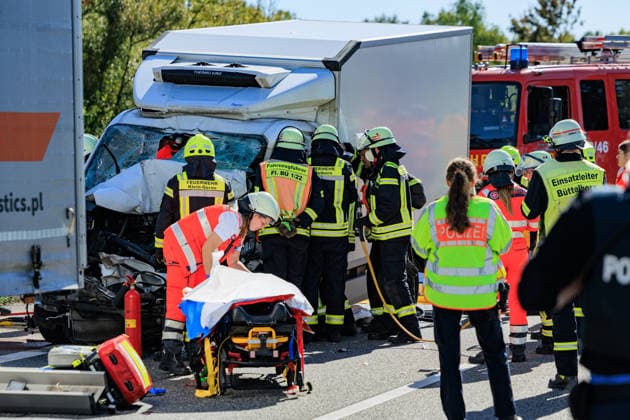 Sprinter Collides with Tru