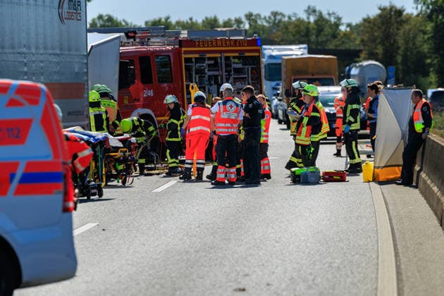 Sprinter Collides with Tru