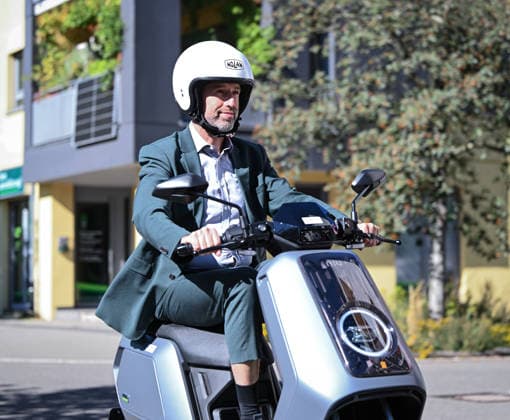 Tübingen, September 23, 2026: Mayor Boris Palmer, an independent, tests an e-scooter from BLUEmobility