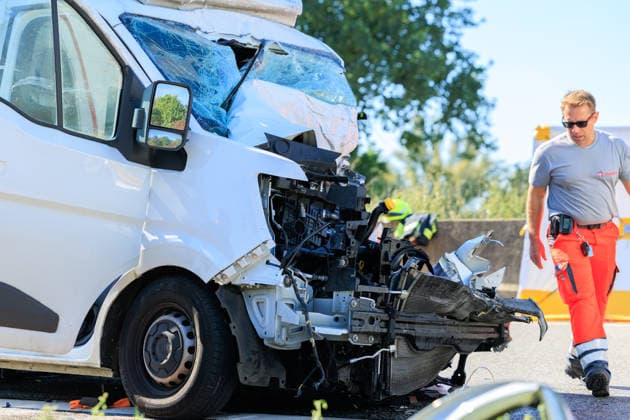 Sprinter Collides with Tru