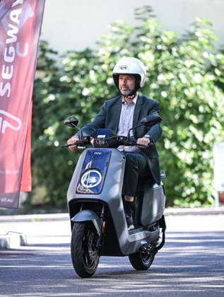 Tübingen, September 23, 2026: Mayor Boris Palmer, an independent, tests an e-scooter from BLUEmobility
