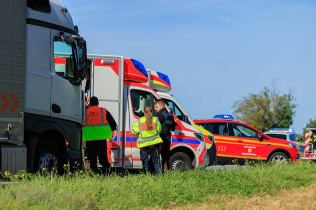 Sprinter Collides with Tru