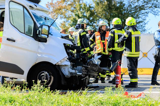Sprinter Collides with Tru