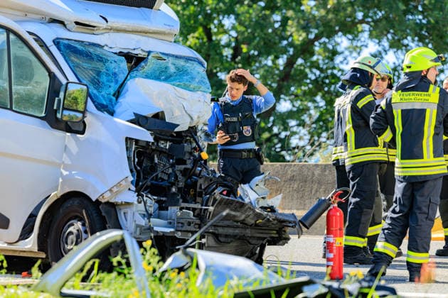 Sprinter Collides with Tru