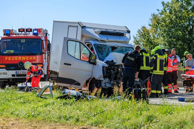 Sprinter Collides with Tru