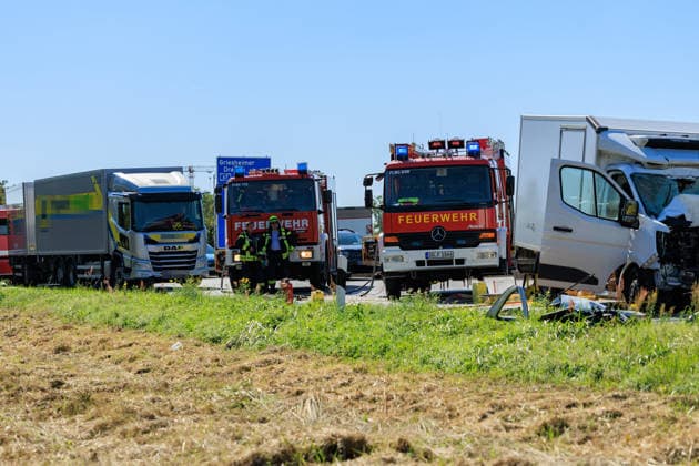 Sprinter Collides with Tru