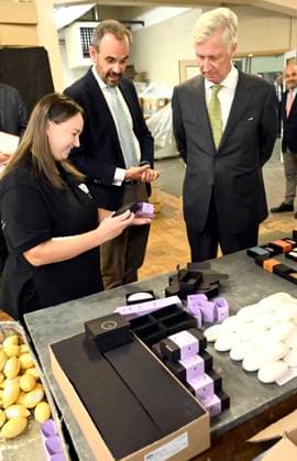 King Philippe is visiting Savonneries Bruxelloises BRUSSELS, BELGIUM - SEPTEMBER 23 : King Philippe is visiting Savonneries Bruxelloises in Laeken, which is celebrating its 100th anniversary this year. Founded in 1926 and a Royal Warrant holder since 2016, Savonneries Bruxelloises still manufactures its soaps in its original building, using traditional methods. Today, they export part of their production to no fewer than 27 countries on September 23, 2026 in Brussels, Belgium, 23 09 2026 Brussels Belgium  Copyright: xDidierxLebrunx