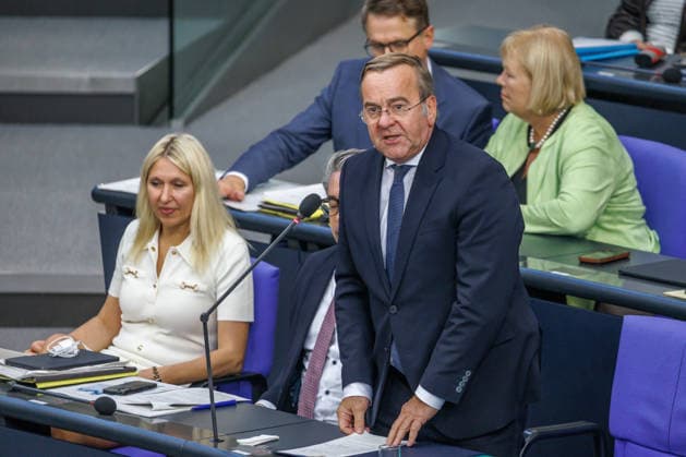Bundestag: Boris Pistorius (SPD), Federal Minister of Defense, at the German Bundestag on September 23, 2026, in Berlin, Berlin, Germany, Bundestag