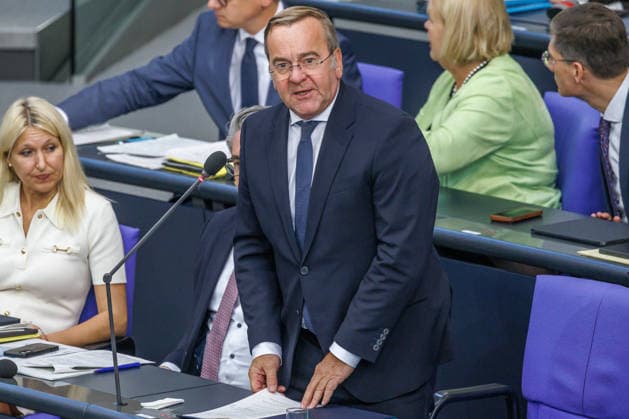 Bundestag: Boris Pistorius (SPD), Federal Minister of Defense, at the German Bundestag on September 23, 2026, in Berlin, Berlin, Germany, Bundestag