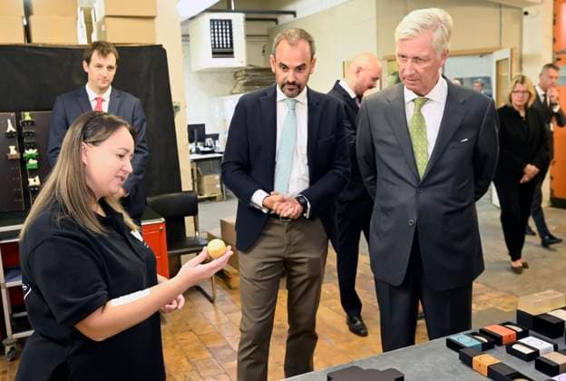 King Philippe is visiting Savonneries Bruxelloises BRUSSELS, BELGIUM - SEPTEMBER 23 : King Philippe is visiting Savonneries Bruxelloises in Laeken, which is celebrating its 100th anniversary this year. Founded in 1926 and a Royal Warrant holder since 2016, Savonneries Bruxelloises still manufactures its soaps in its original building, using traditional methods. Today, they export part of their production to no fewer than 27 countries on September 23, 2026 in Brussels, Belgium, 23 09 2026 Brussels Belgium  Copyright: xDidierxLebrunx