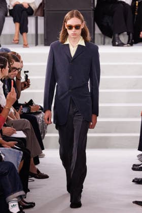 IPA88869612 - Milan, Milan Women™s Fashion Week Spring Summer 2027 - Women™s Fashion, Spring Summer 2027 - Jil Sander fashion show - Pictured on the runway: Model.  Copyright: xCinziaxCamelax xx IPA88869612