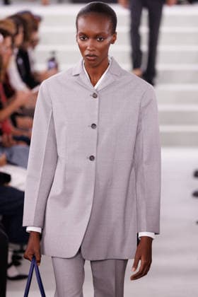 IPA88869571 - Milan, Milan Women™s Fashion Week Spring Summer 2027 - Women™s Fashion, Spring Summer 2027 - Jil Sander fashion show - pictured on the runway: Model.  Copyright: xCinziaxCamelax xx IPA88869571