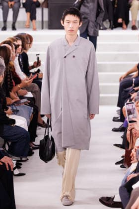IPA88869596 - Milan, Milan Women™s Fashion Week Spring Summer 2027 - Women™s Fashion, Spring Summer 2027 - Jil Sander fashion show - pictured on the runway: Model.  Copyright: xCinziaxCamelax xx IPA88869596