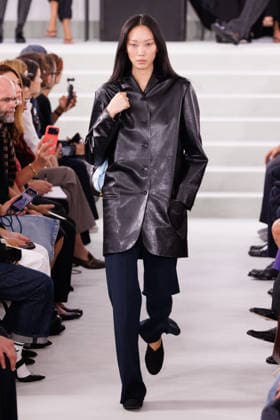 IPA88869598 - Milan, Milan Women™s Fashion Week Spring Summer 2027 - Women™s Fashion, Spring Summer 2027 - Jil Sander fashion show - pictured on the runway: Model.  Copyright: xCinziaxCamelax xx IPA88869598