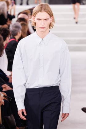 IPA88869411 - Milan, Milan Women™s Fashion Week Spring Summer 2027 - Women™s Fashion, Spring Summer 2027 - Jil Sander fashion show - pictured on the runway: Model.  Copyright: xCinziaxCamelax xx IPA88869411
