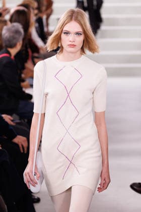 IPA88869532 - Milan, Milan Women™s Fashion Week Spring Summer 2027 - Women™s Fashion, Spring Summer 2027 - Jil Sander fashion show - pictured on the runway: Model.  Copyright: xCinziaxCamelax xx IPA88869532