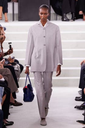 IPA88869569 - Milan, Milan Women™s Fashion Week Spring Summer 2027 - Women™s Fashion, Spring Summer 2027 - Jil Sander fashion show - pictured on the runway: Model.  Copyright: xCinziaxCamelax xx IPA88869569