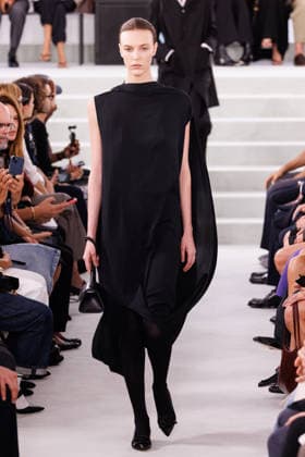 IPA88869576 - Milan, Milan Women™s Fashion Week Spring Summer 2027 - Women™s Fashion, Spring Summer 2027 - Jil Sander fashion show - pictured on the runway: Model.  Copyright: xCinziaxCamelax xx IPA88869576