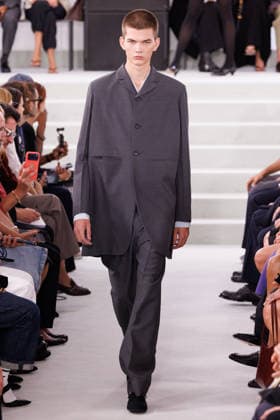 IPA88869583 - Milan, Milan Women™s Fashion Week Spring Summer 2027 - Women™s Fashion, Spring Summer 2027 - Jil Sander fashion show - pictured on the runway: Model.  Copyright: xCinziaxCamelax xx IPA88869583