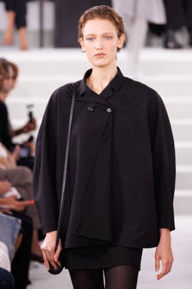 IPA88869589 - Milan, Milan Women™s Fashion Week Spring Summer 2027 - Women™s Fashion, Spring Summer 2027 - Jil Sander fashion show - Pictured on the runway: Model.  Copyright: xCinziaxCamelax xx IPA88869589