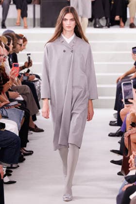 IPA88869592 - Milan, Milan Women™s Fashion Week Spring Summer 2027 - Women™s Fashion, Spring Summer 2027 - Jil Sander fashion show - pictured on the runway: Model.  Copyright: xCinziaxCamelax xx IPA88869592