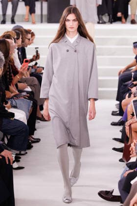 IPA88869593 - Milan, Milan Women™s Fashion Week Spring Summer 2027 - Women™s Fashion, Spring Summer 2027 - Jil Sander fashion show - pictured on the runway: Model.  Copyright: xCinziaxCamelax xx IPA88869593